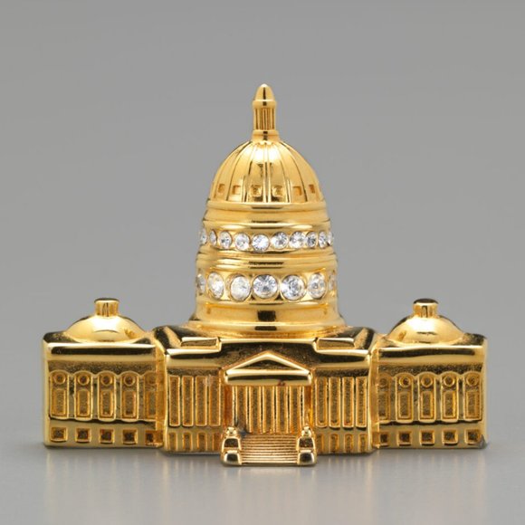 Monet Vintage United States Capitol Building 3D Gold Tone brooch pin 2" - Picture 1 of 7